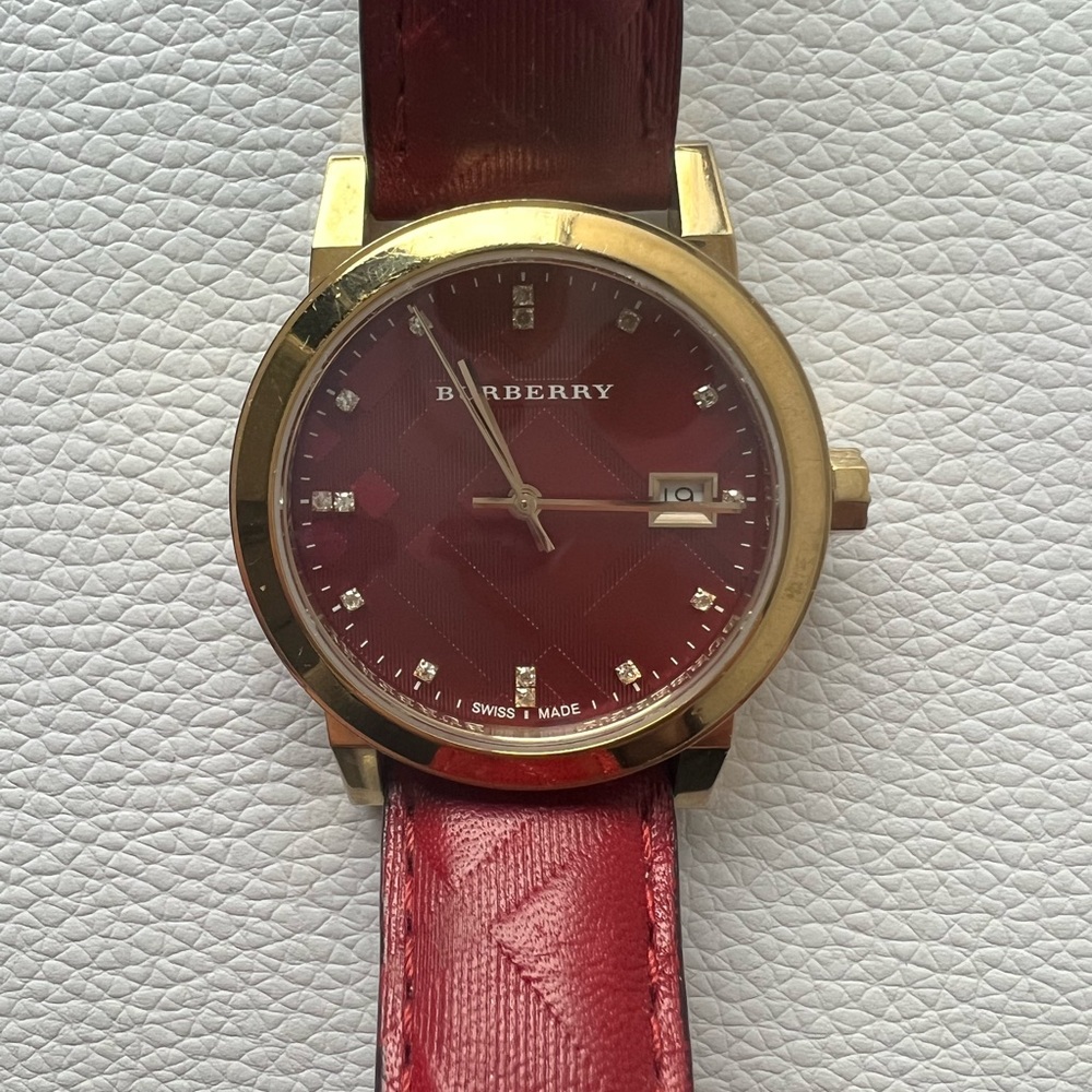 Burberry Watch in Red Leather w/ GHW - Picture 6 of 6